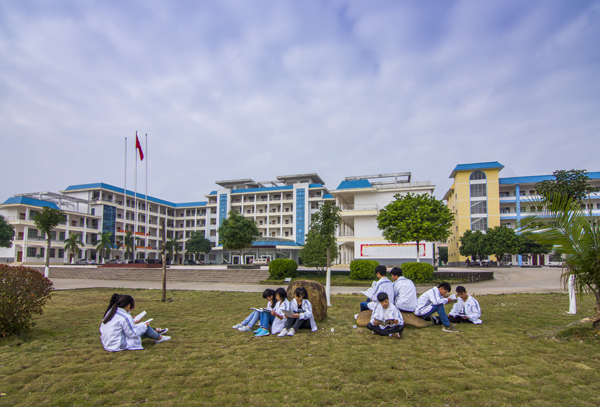 贵港市覃塘区覃塘高级中学